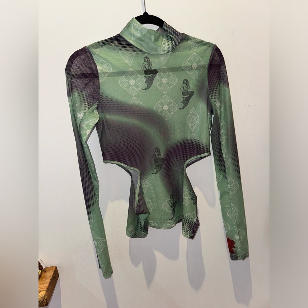 Mesh printed long sleeve with cutouts